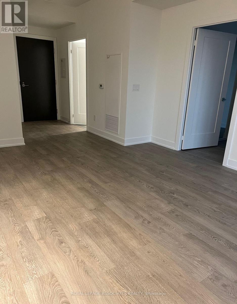 5 Mabelle Avenue, Toronto, Ontario  M9A 0C8 - Photo 8 - W12537866