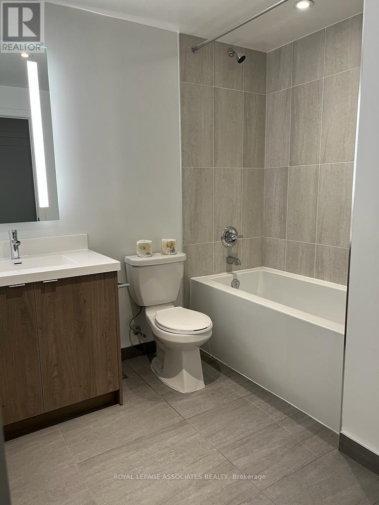 5 Mabelle Avenue, Toronto, Ontario  M9A 0C8 - Photo 9 - W12537866