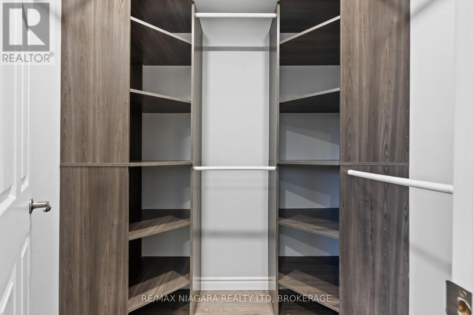 28 Fielden Avenue, Port Colborne, Ontario L3K 4S9 - Photo 19 - X12537936