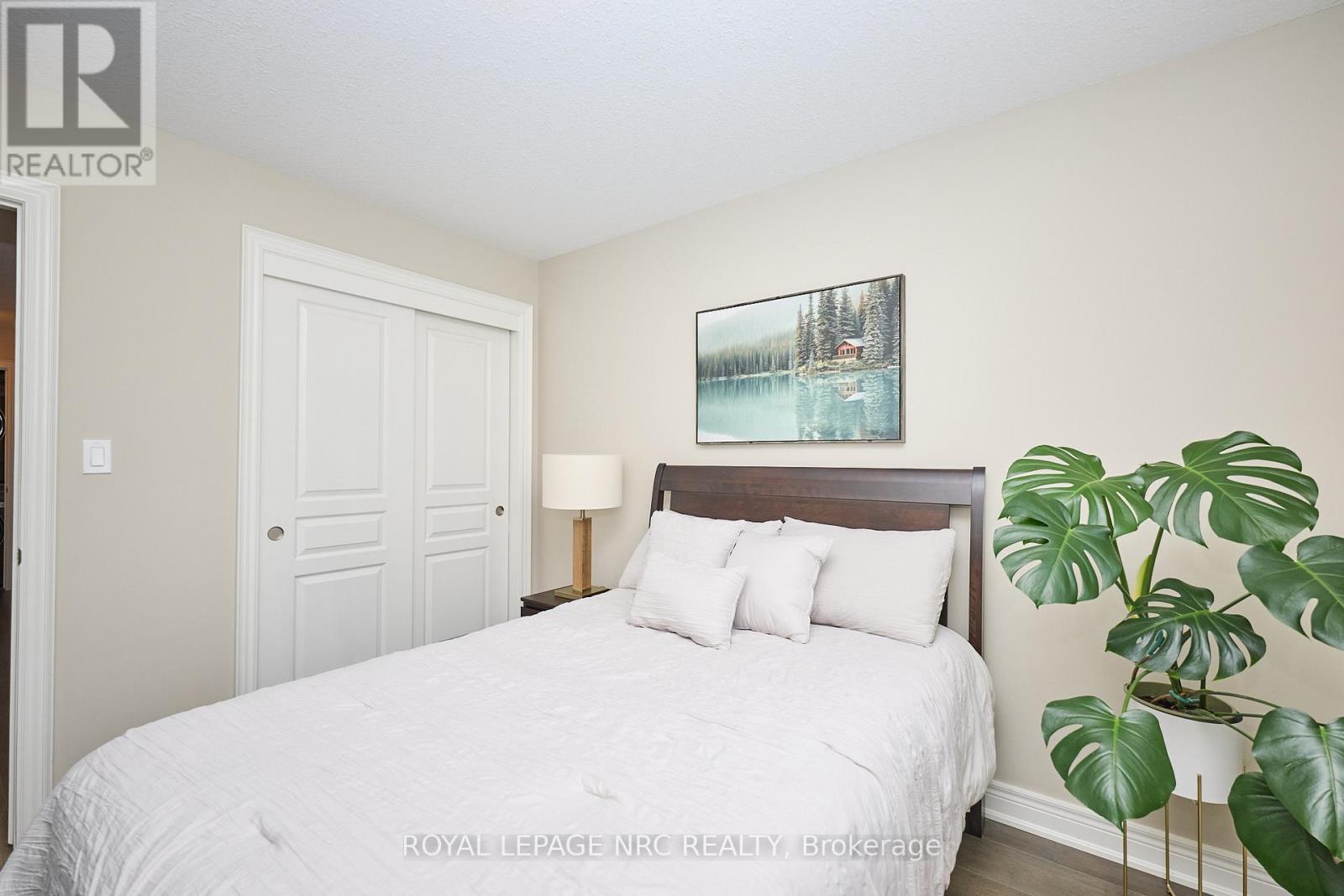 118 Roselawn Crescent, Welland, Ontario L3C 0C4 - Photo 34 - X12538128