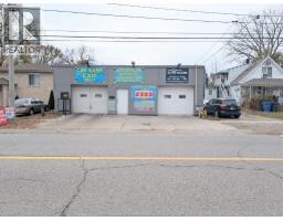 2393 PILLETTE AVENUE, Windsor, Ontario