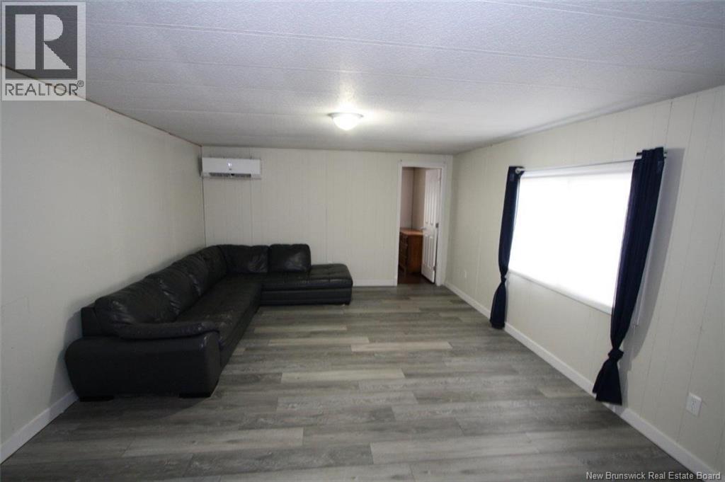 22 Greystone Court, Fredericton, New Brunswick  E3B 6R5 - Photo 4 - NB130003