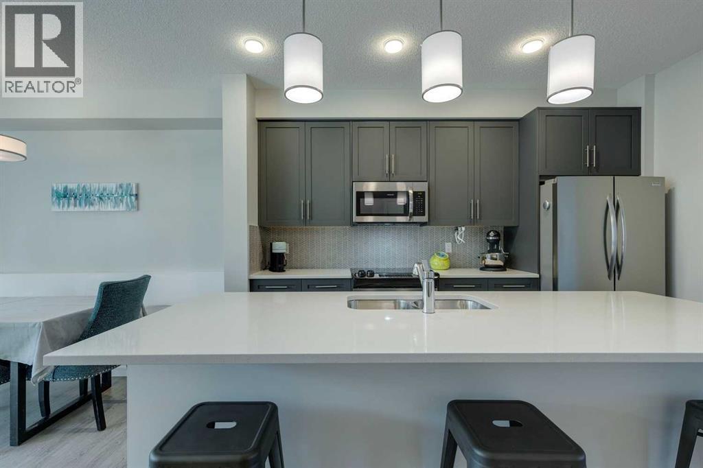 201 Carringvue Way Nw, Calgary, Alberta  T3P 1K6 - Photo 3 - A2259060