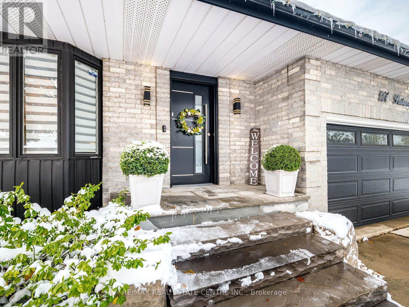 114 Parkwood Crescent, Hamilton, Ontario  L8V 4Z7 - Photo 3 - X12537806