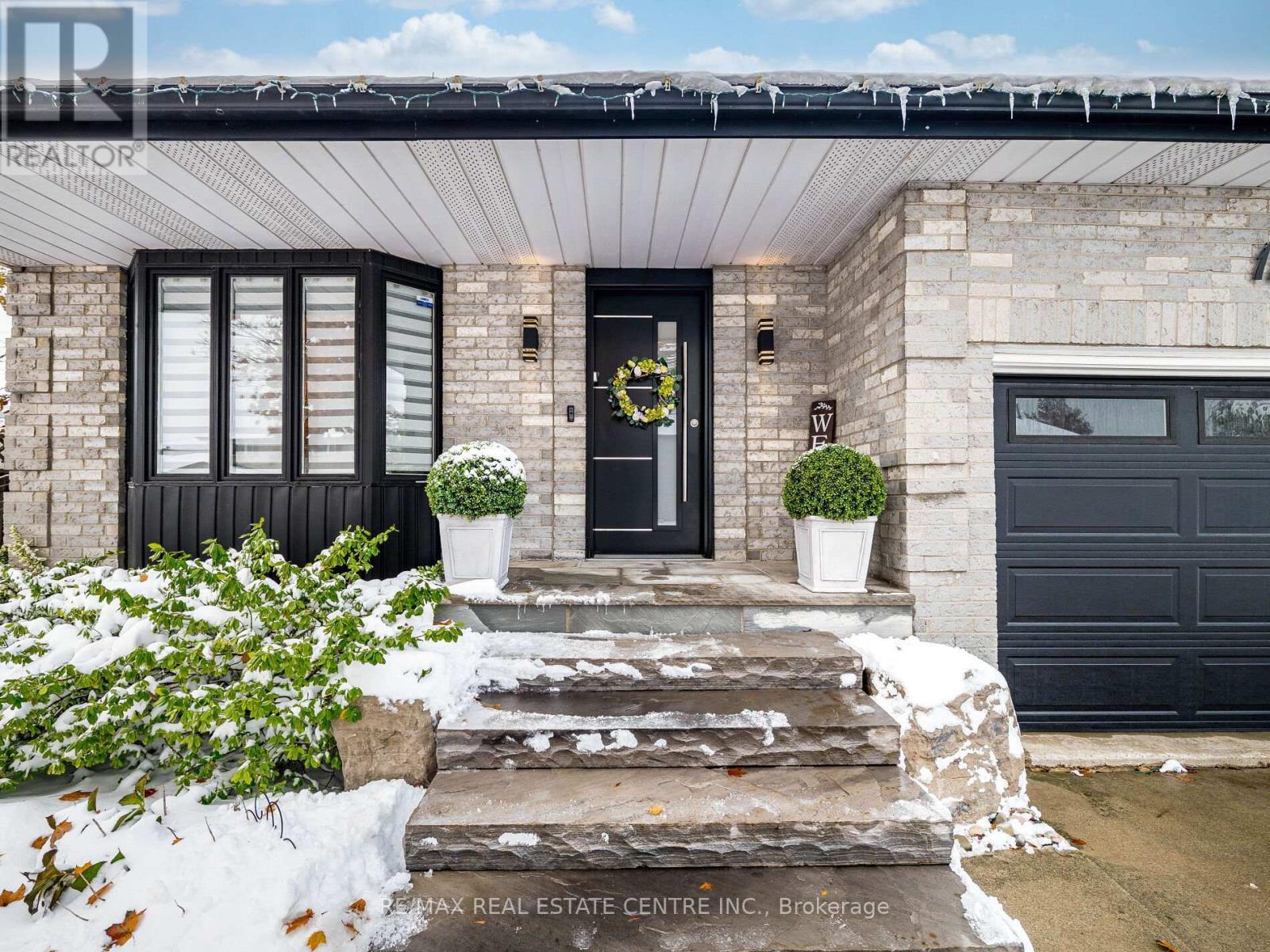 114 Parkwood Crescent, Hamilton, Ontario  L8V 4Z7 - Photo 4 - X12537806