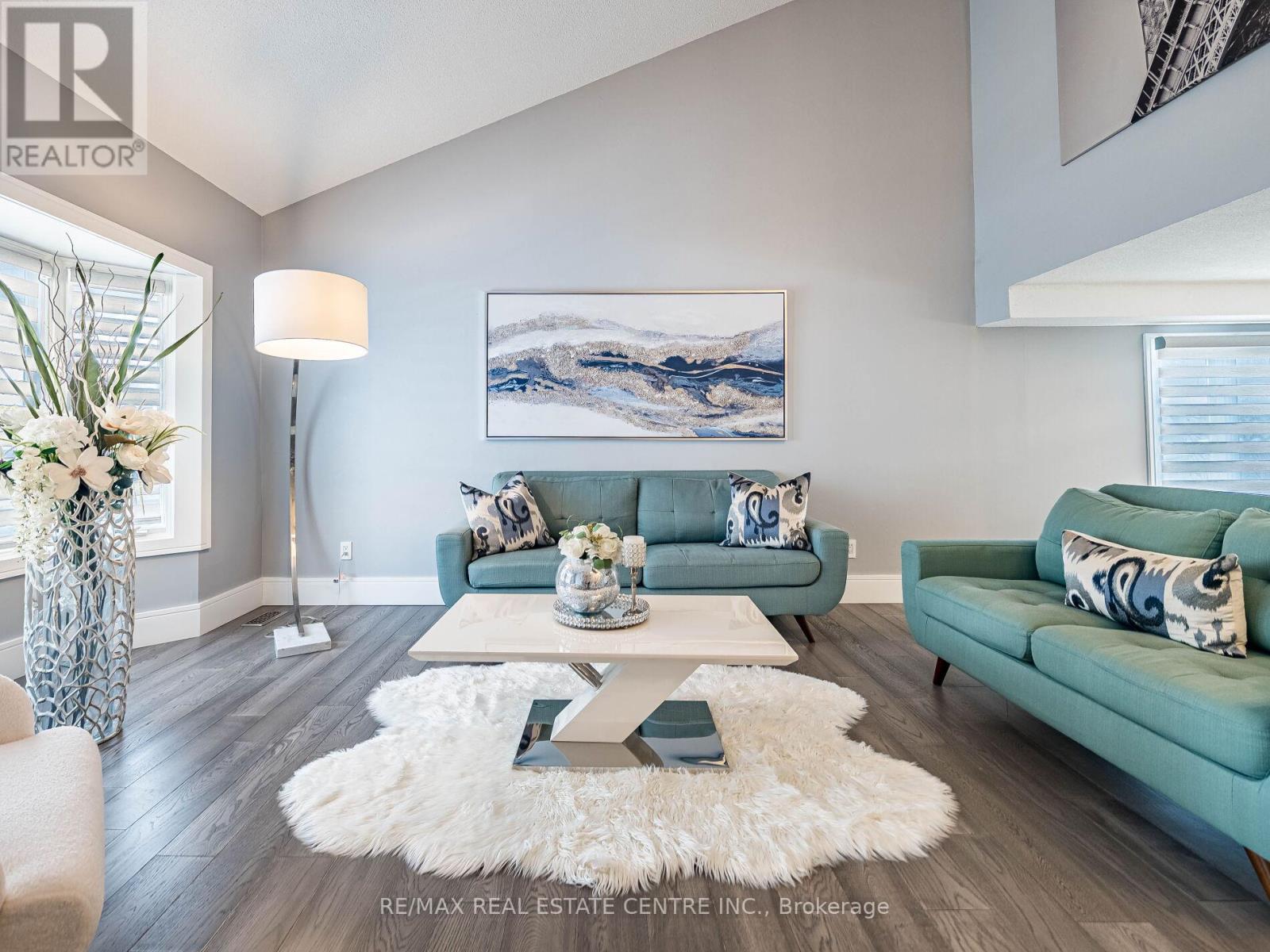 114 Parkwood Crescent, Hamilton, Ontario  L8V 4Z7 - Photo 7 - X12537806