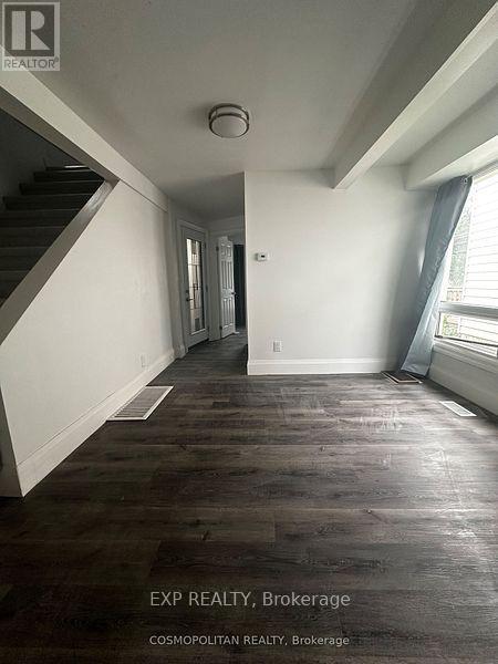 6564 Level Avenue, Niagara Falls, Ontario  L2G 4B7 - Photo 3 - X12537822