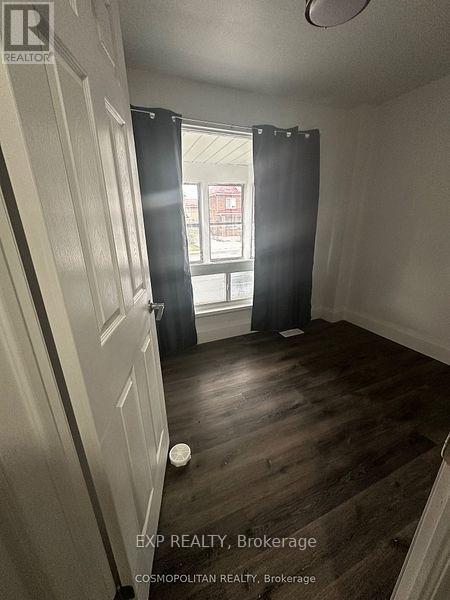 6564 Level Avenue, Niagara Falls, Ontario  L2G 4B7 - Photo 4 - X12537822