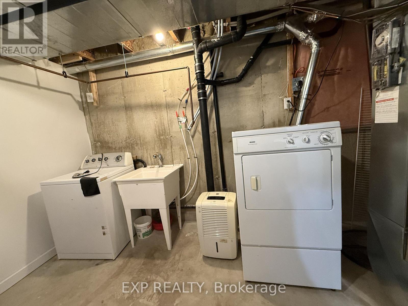 Lower - C - 25 Mohawk Street, Brantford, Ontario  N3S 2W2 - Photo 15 - X12537848