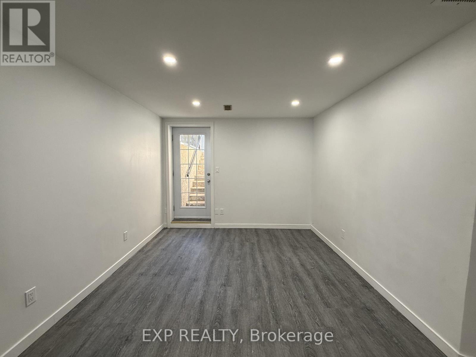 Lower - C - 25 Mohawk Street, Brantford, Ontario  N3S 2W2 - Photo 4 - X12537848