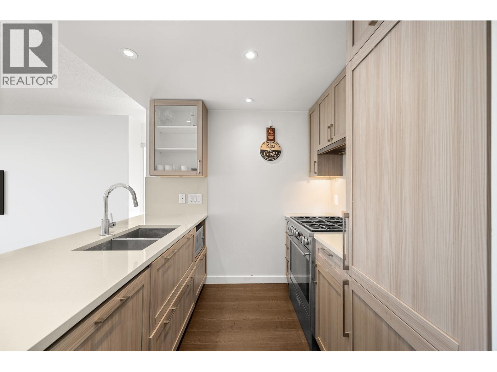 1507 5515 Boundary Road, Vancouver, British Columbia V5R 0E3 - Photo 1 - R3066654