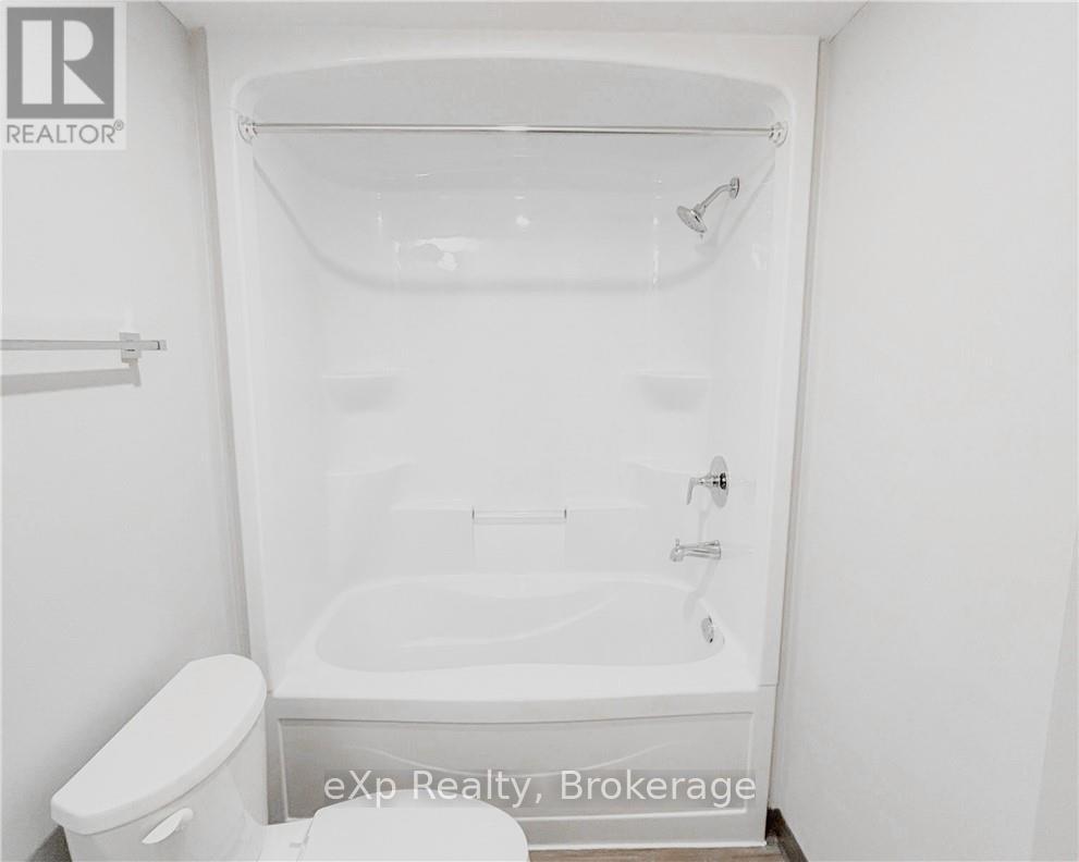 809 - 595 Strasburg Road, Kitchener, Ontario  N2E 4J1 - Photo 8 - X12538068