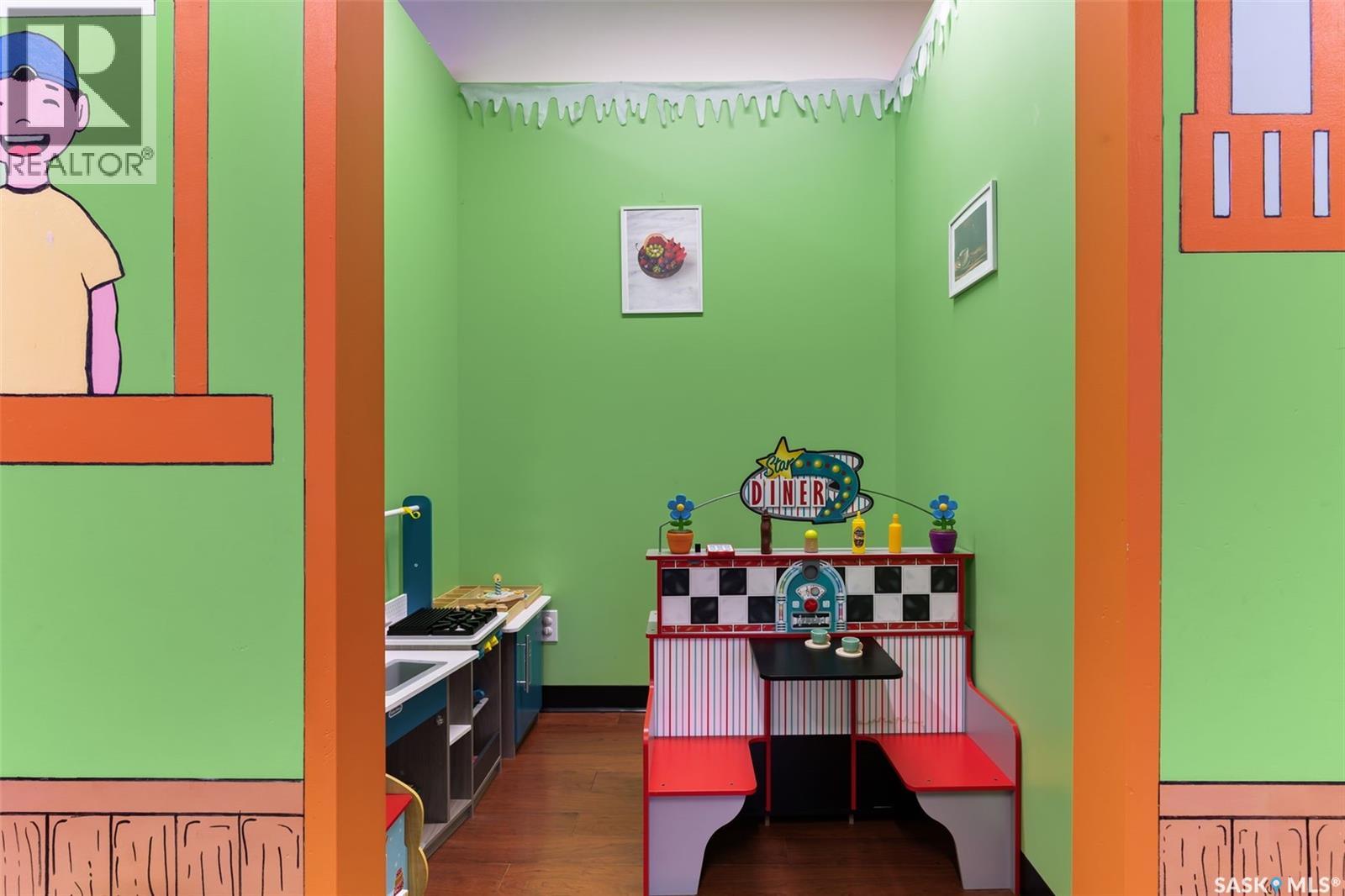 192 University Park Drive, Regina, Saskatchewan  S4V 1A3 - Photo 12 - SK023839