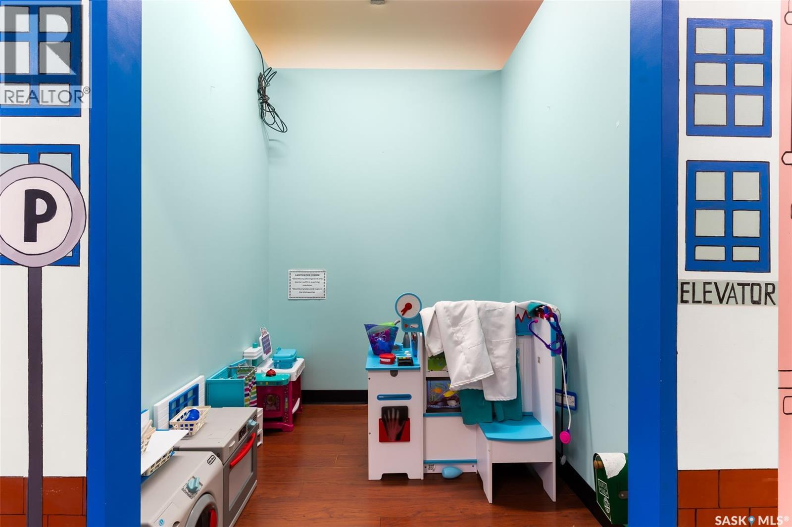 192 University Park Drive, Regina, Saskatchewan  S4V 1A3 - Photo 14 - SK023839