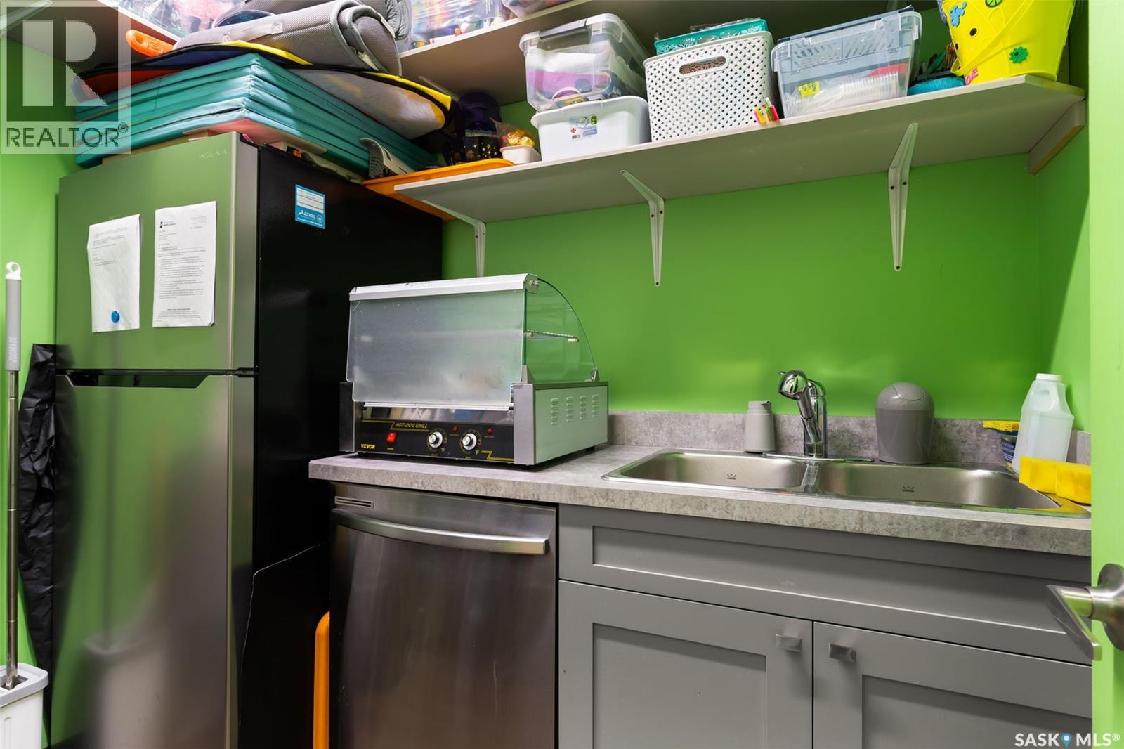 192 University Park Drive, Regina, Saskatchewan  S4V 1A3 - Photo 22 - SK023839