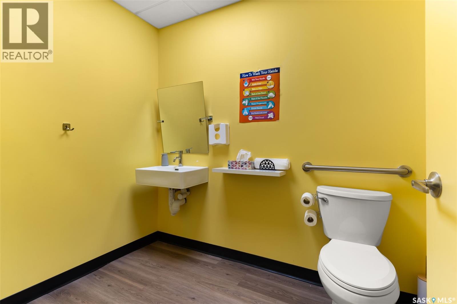 192 University Park Drive, Regina, Saskatchewan  S4V 1A3 - Photo 24 - SK023839