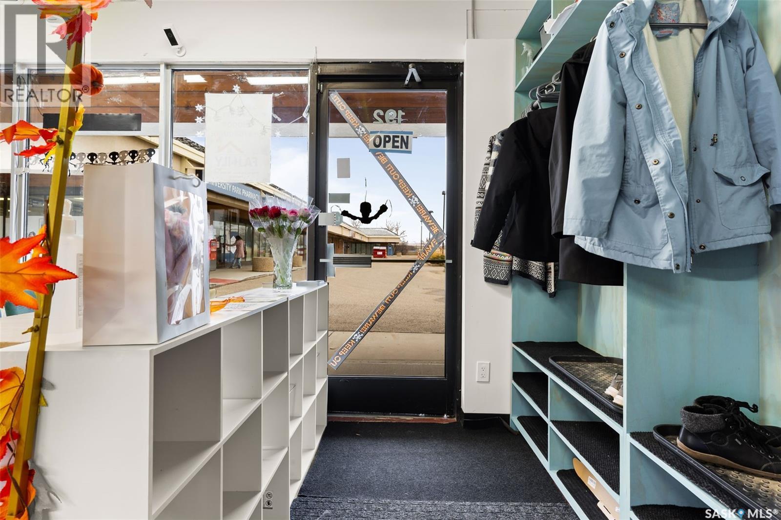 192 University Park Drive, Regina, Saskatchewan  S4V 1A3 - Photo 3 - SK023839