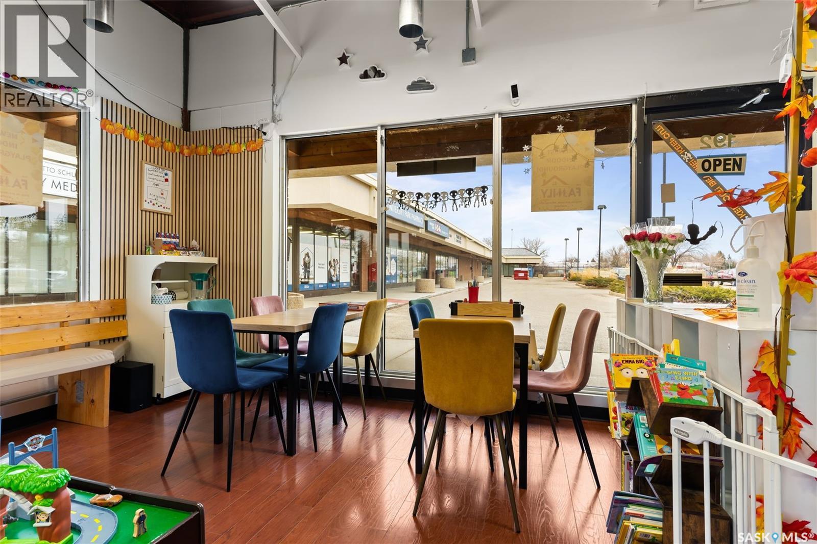 192 University Park Drive, Regina, Saskatchewan  S4V 1A3 - Photo 6 - SK023839