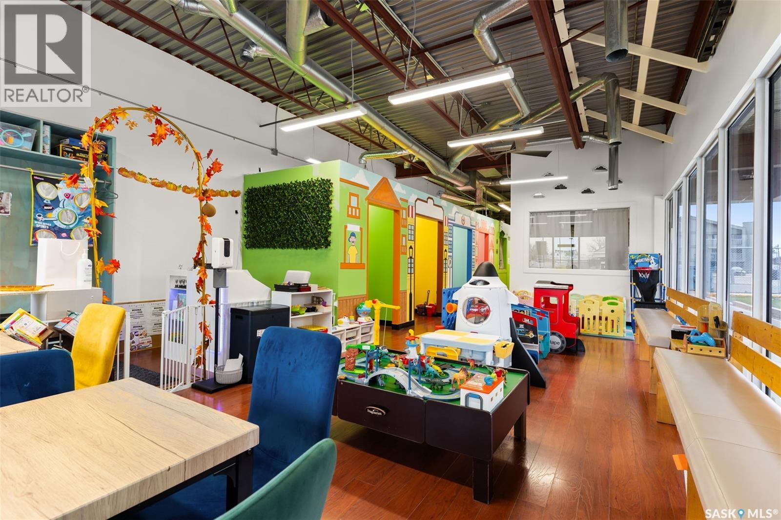 192 University Park Drive, Regina, Saskatchewan  S4V 1A3 - Photo 8 - SK023839