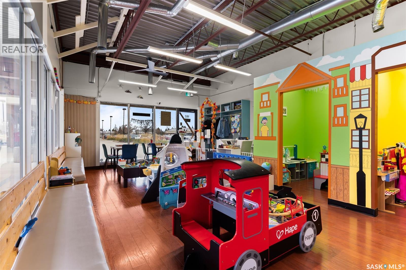 192 University Park Drive, Regina, Saskatchewan  S4V 1A3 - Photo 9 - SK023839