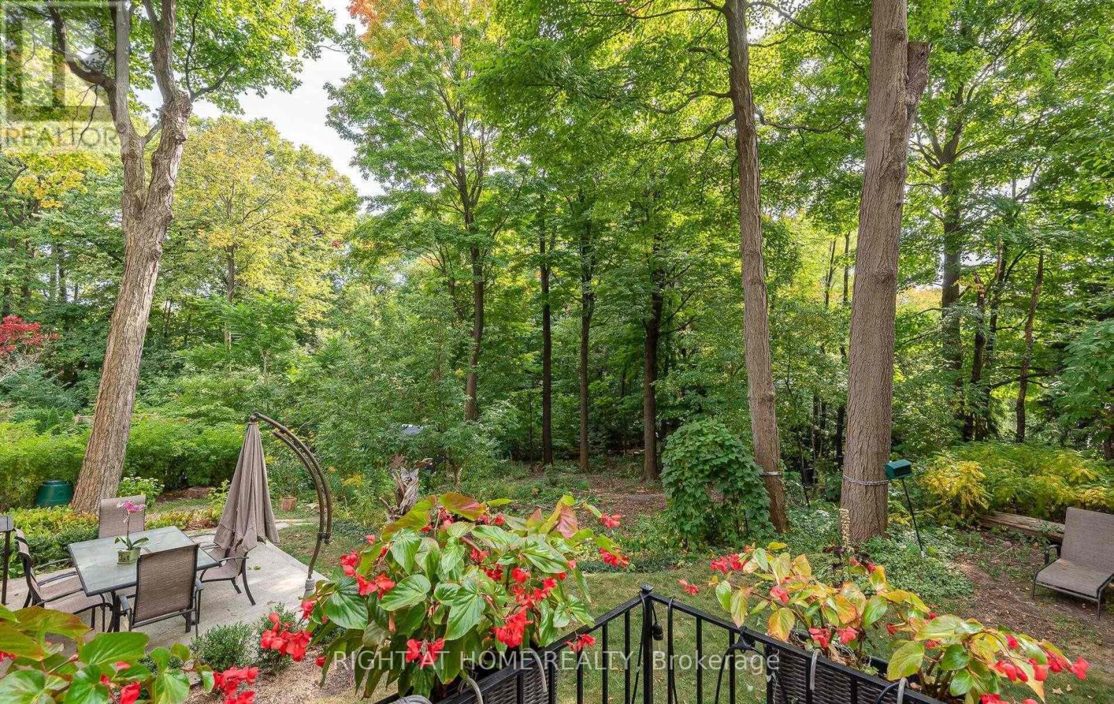 1445 Ryan Place, Mississauga, Ontario  L5C 1J7 - Photo 17 - W12535596