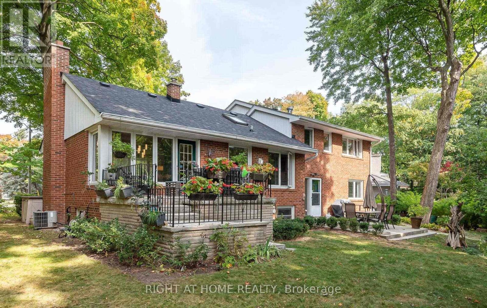 1445 Ryan Place, Mississauga, Ontario  L5C 1J7 - Photo 12 - W12535596