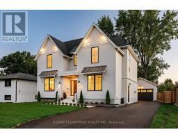 684 PEELE BOULEVARD, Burlington, Ontario