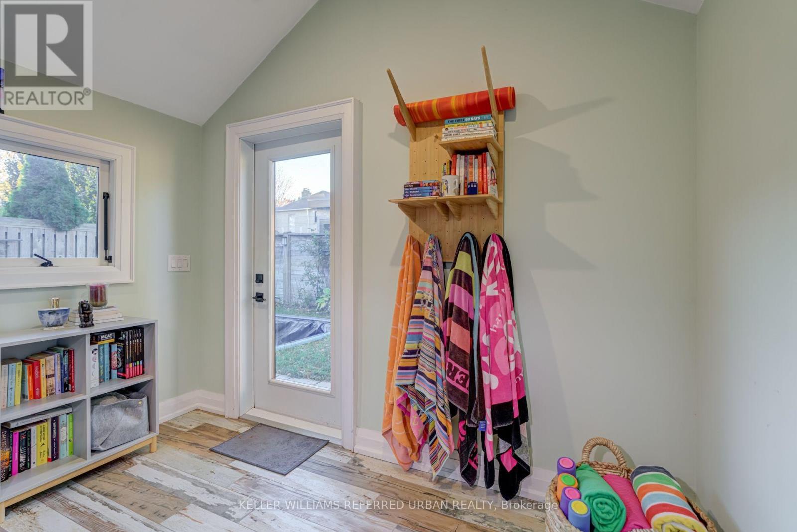 14 Meadowvale Drive, Toronto, Ontario  M8Y 2N8 - Photo 47 - W12510394