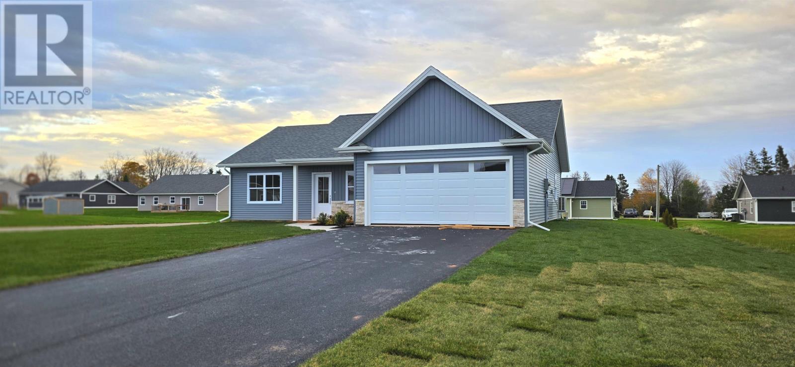 32 Anne Avenue, Charlottetown, Prince Edward Island  C1C 0T1 - Photo 4 - 202527751