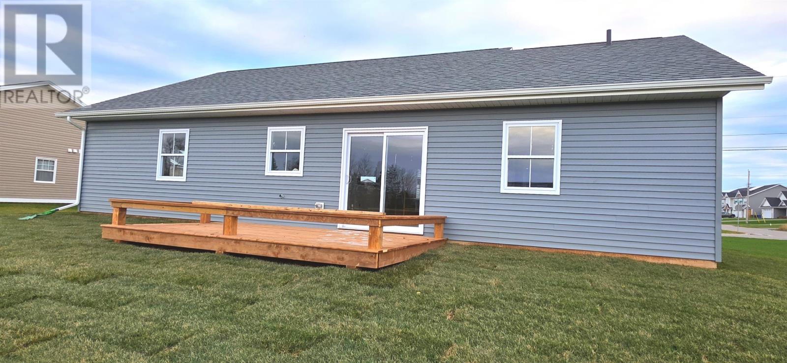 32 Anne Avenue, Charlottetown, Prince Edward Island  C1C 0T1 - Photo 5 - 202527751