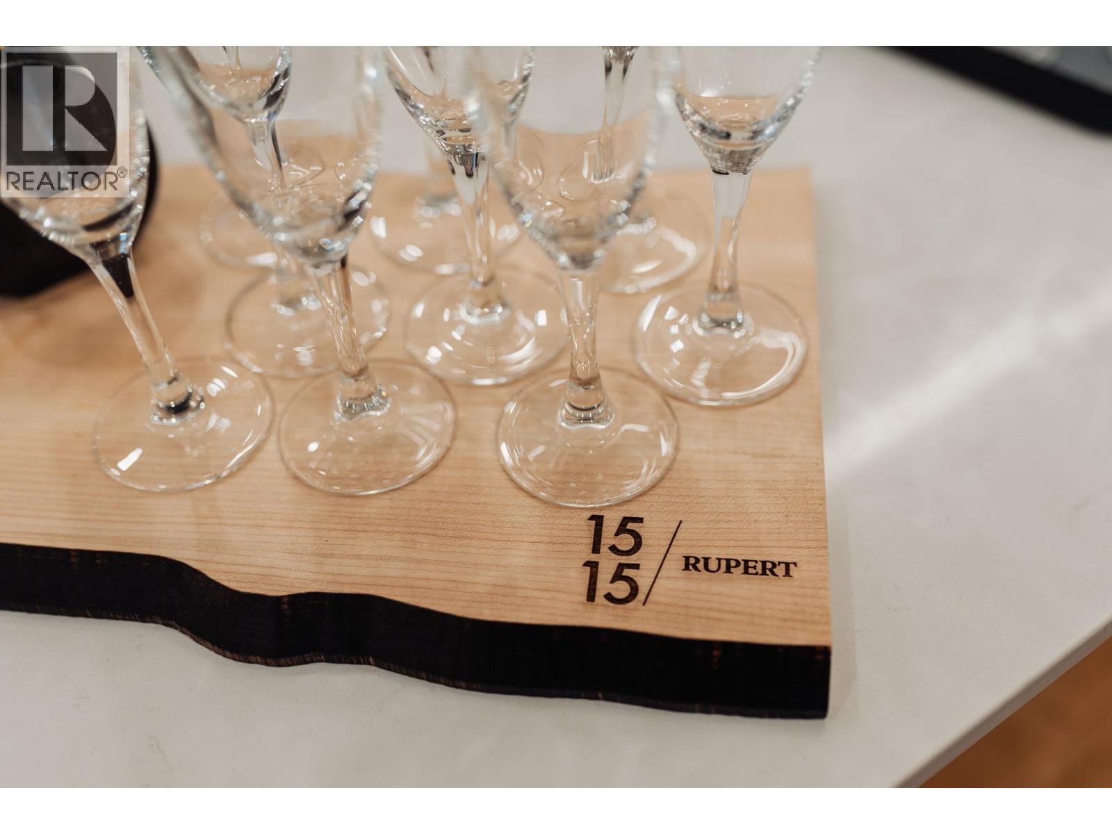 112 342 Mountain Highway, North Vancouver, British Columbia  V7J 2K8 - Photo 2 - R3062978