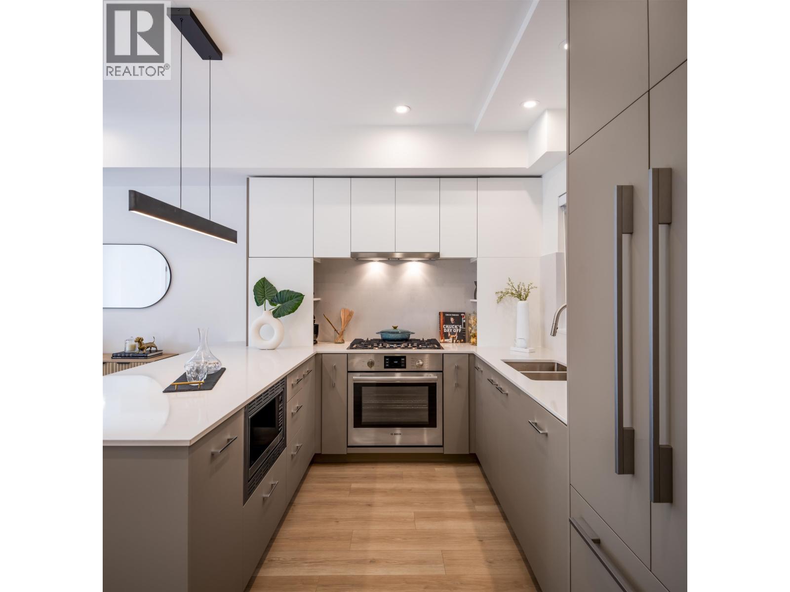 112 342 Mountain Highway, North Vancouver, British Columbia  V7J 2K8 - Photo 4 - R3062978