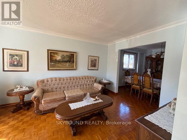 110a Morrison Avenue, Toronto, Ontario M6E 1M2 - Photo 3 - W12512746