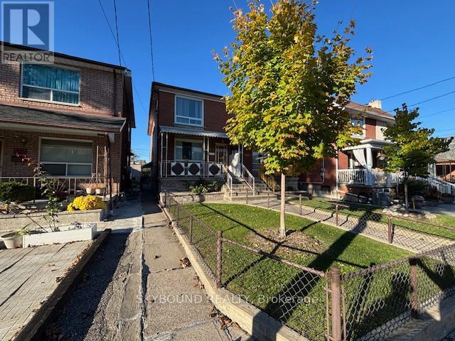 110a Morrison Avenue, Toronto, Ontario M6E 1M2 - Photo 2 - W12512746