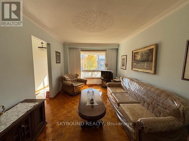 110a Morrison Avenue, Toronto, Ontario M6E 1M2 - Photo 4 - W12512746