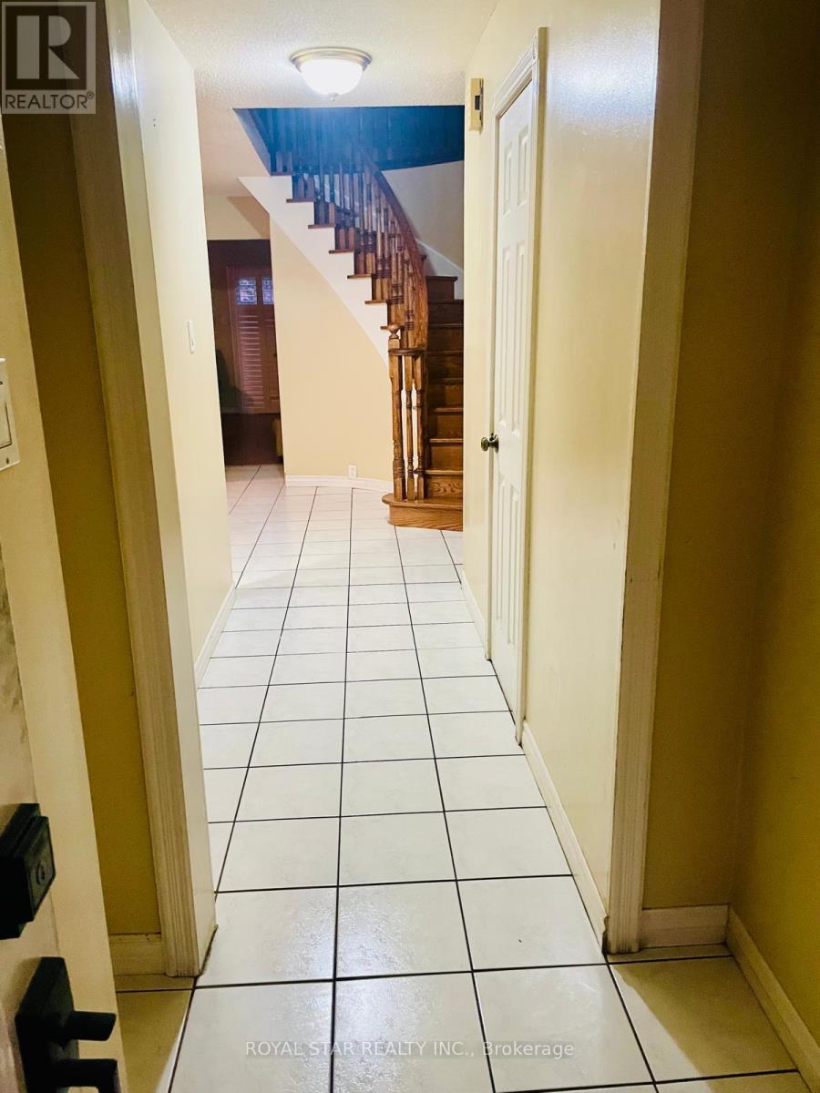 118 BANTING CRESCENT, Brampton, Ontario