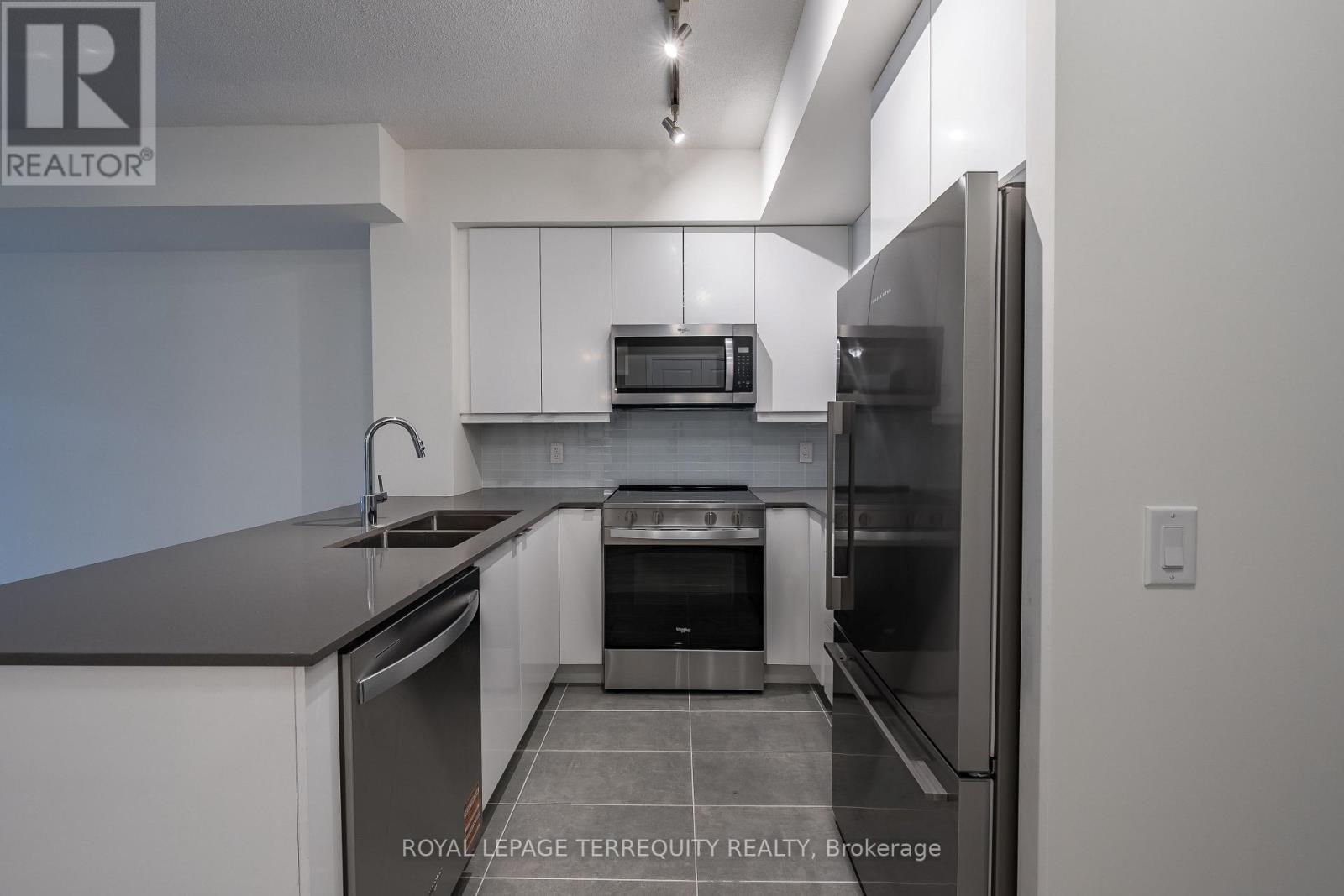 805 - 3260 Sheppard Avenue E, Toronto, Ontario  M1T 3K3 - Photo 3 - E12537878