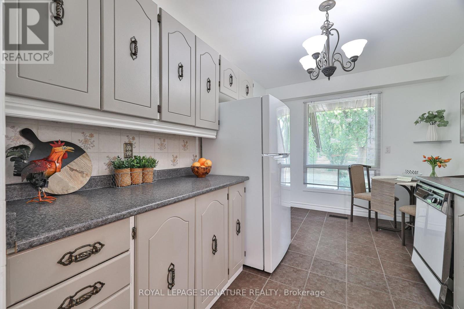 56 Muirlands Drive, Toronto, Ontario  M1V 2B4 - Photo 12 - E12537964