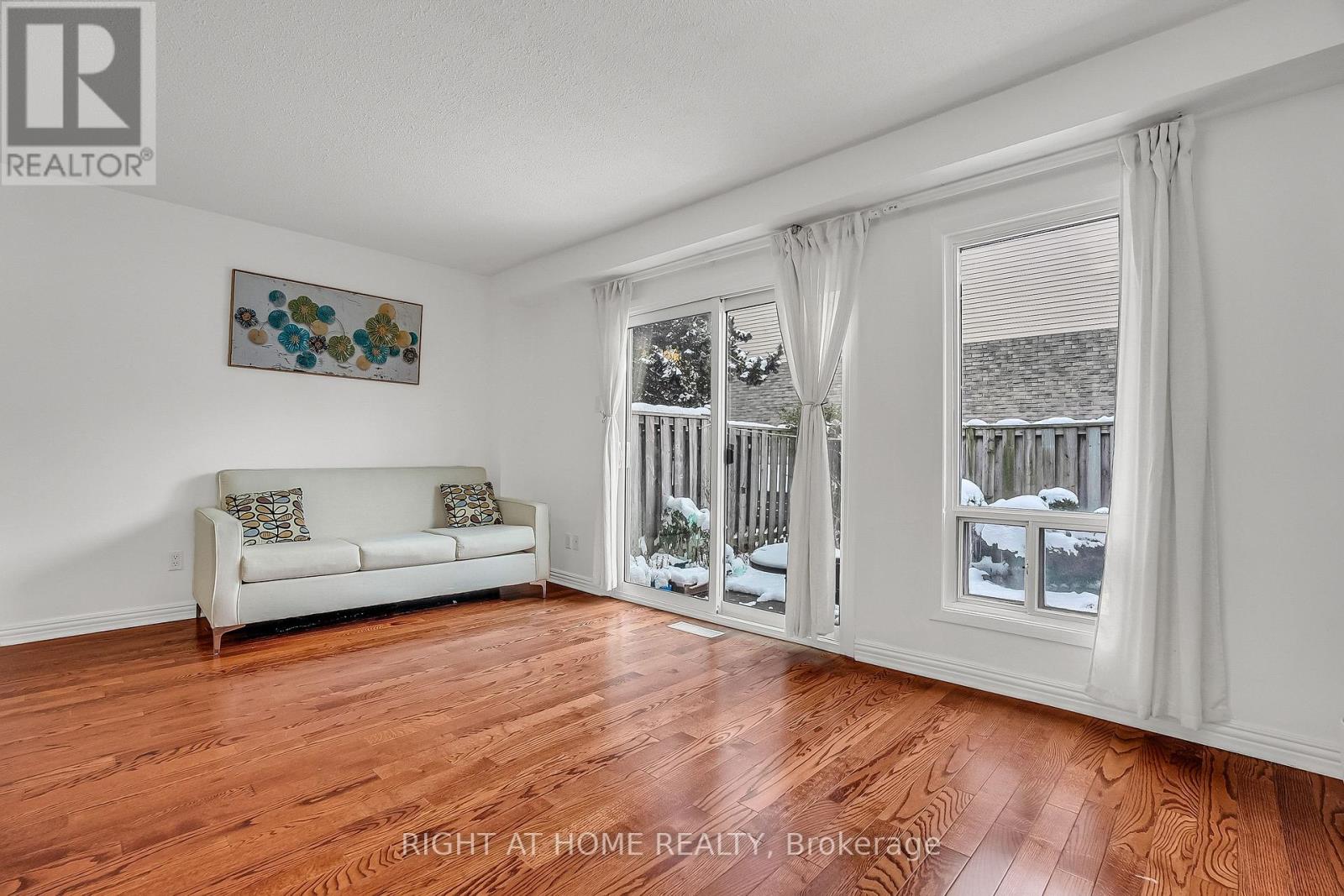 42 - 1121 Sandhurst Circle, Toronto, Ontario  M1V 1V4 - Photo 11 - E12538008