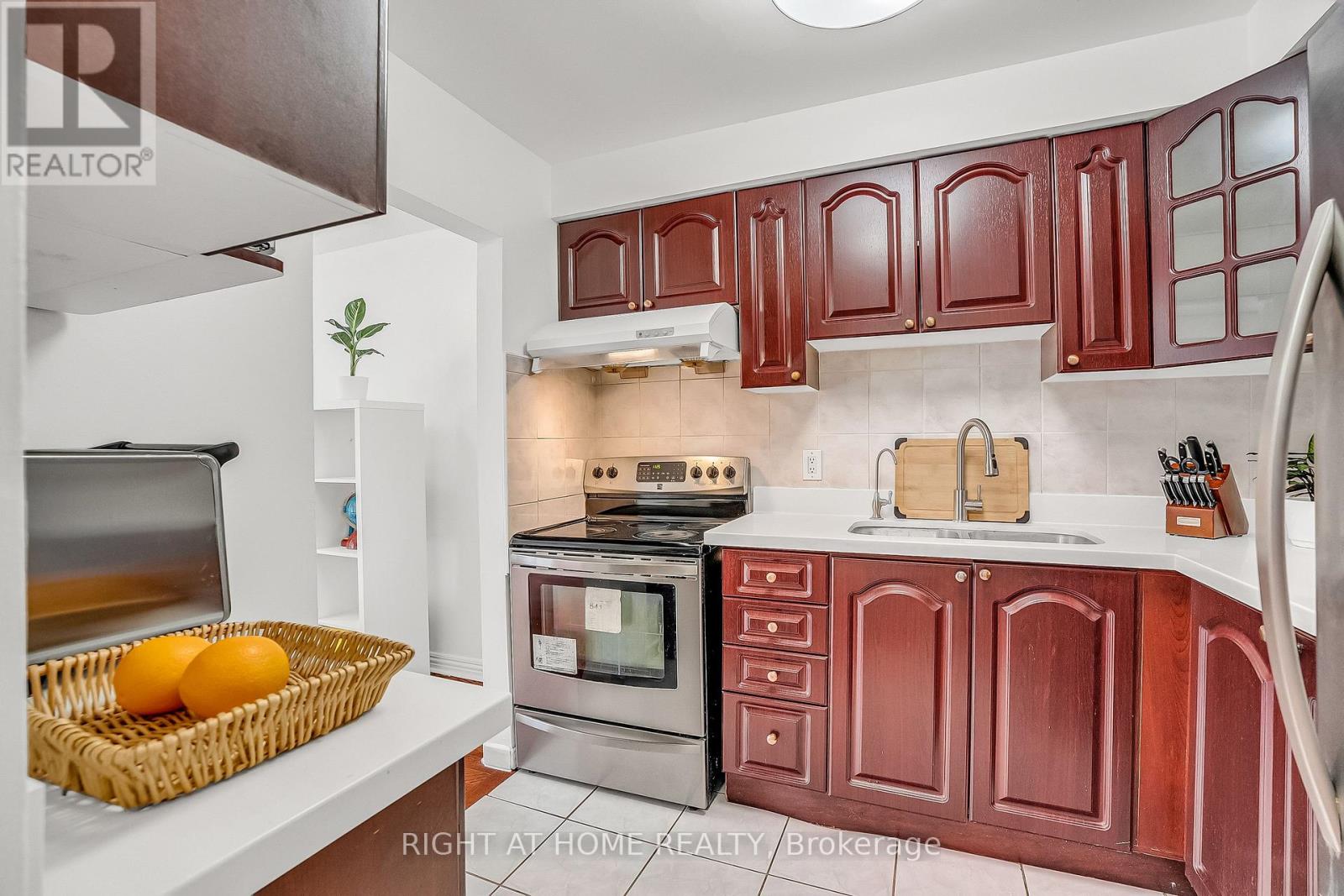 42 - 1121 Sandhurst Circle, Toronto, Ontario  M1V 1V4 - Photo 14 - E12538008