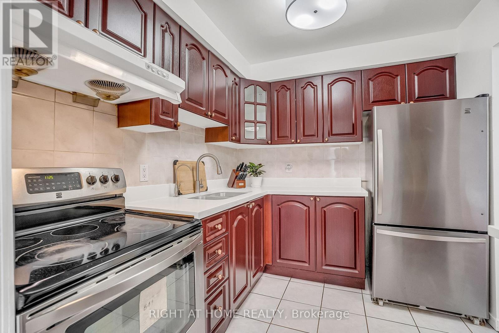 42 - 1121 Sandhurst Circle, Toronto, Ontario  M1V 1V4 - Photo 15 - E12538008