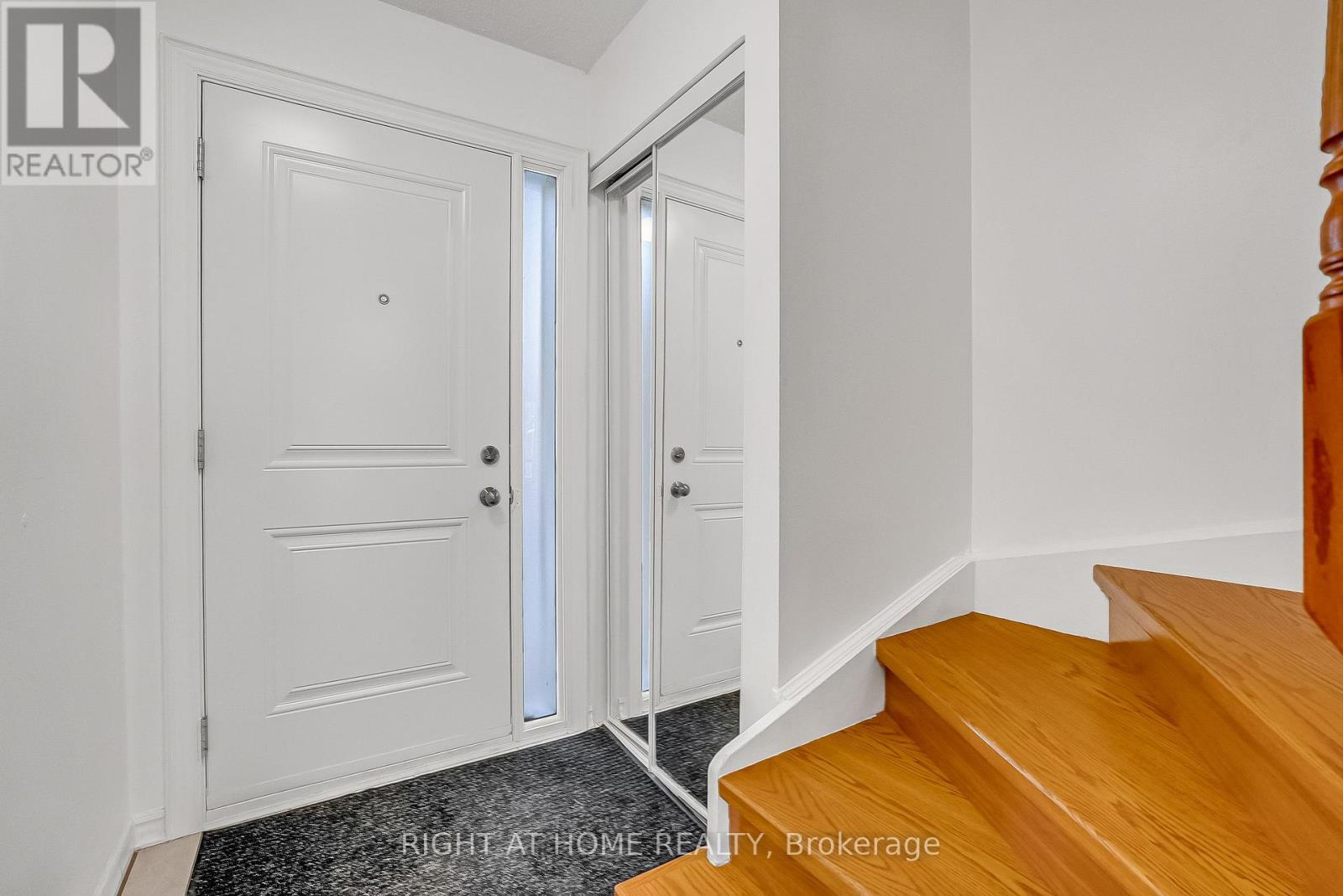 42 - 1121 Sandhurst Circle, Toronto, Ontario  M1V 1V4 - Photo 2 - E12538008