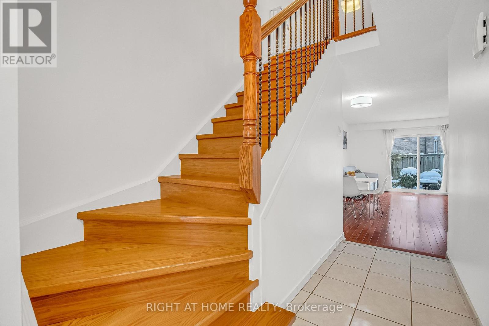 42 - 1121 Sandhurst Circle, Toronto, Ontario  M1V 1V4 - Photo 3 - E12538008