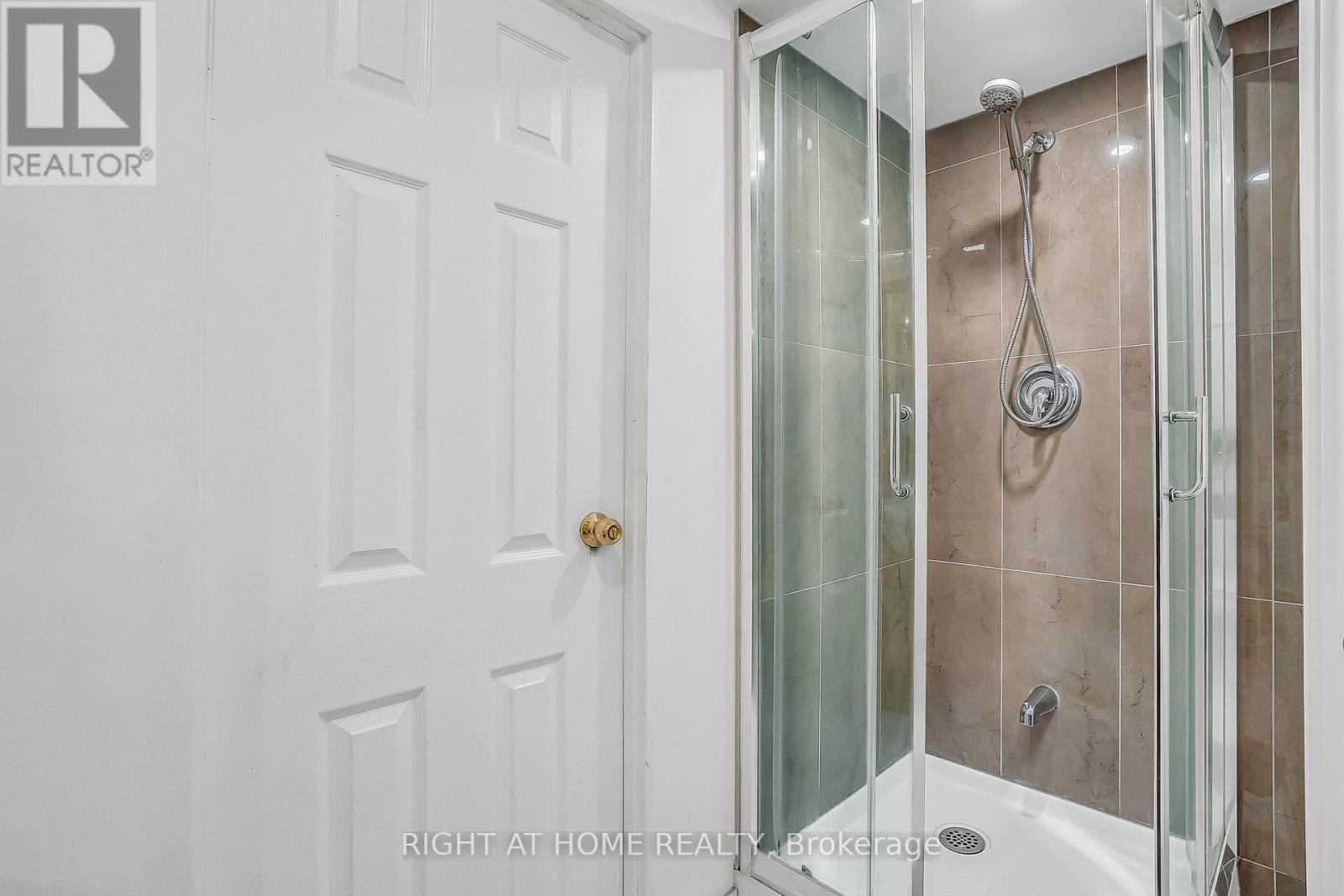 42 - 1121 Sandhurst Circle, Toronto, Ontario  M1V 1V4 - Photo 38 - E12538008