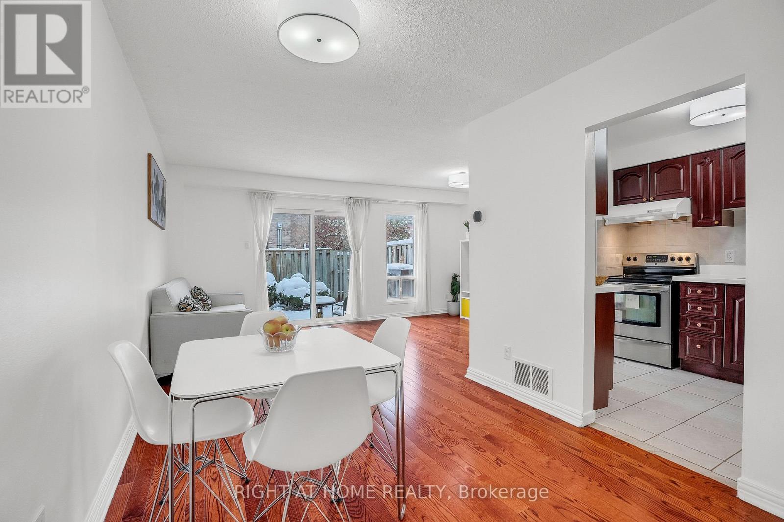 42 - 1121 Sandhurst Circle, Toronto, Ontario  M1V 1V4 - Photo 4 - E12538008
