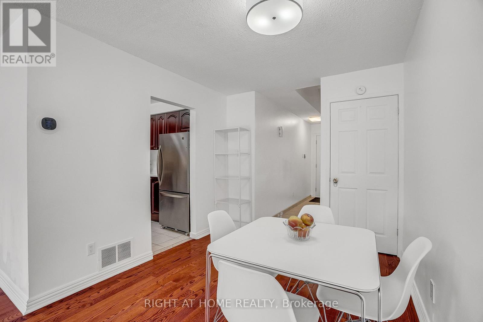 42 - 1121 Sandhurst Circle, Toronto, Ontario  M1V 1V4 - Photo 7 - E12538008
