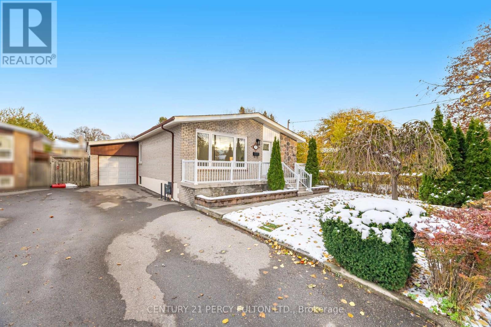 35 LYNNBROOK DRIVE, Toronto, Ontario