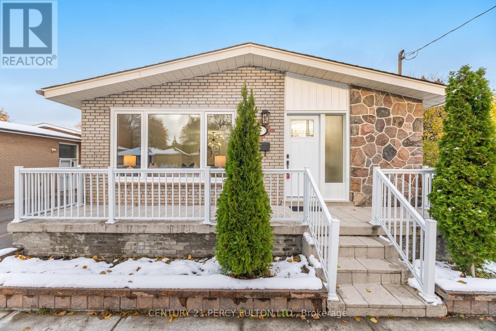 35 Lynnbrook Drive, Toronto, Ontario  M1H 2M1 - Photo 2 - E12538100