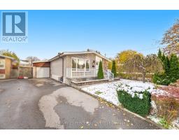 35 LYNNBROOK DRIVE, Toronto, Ontario