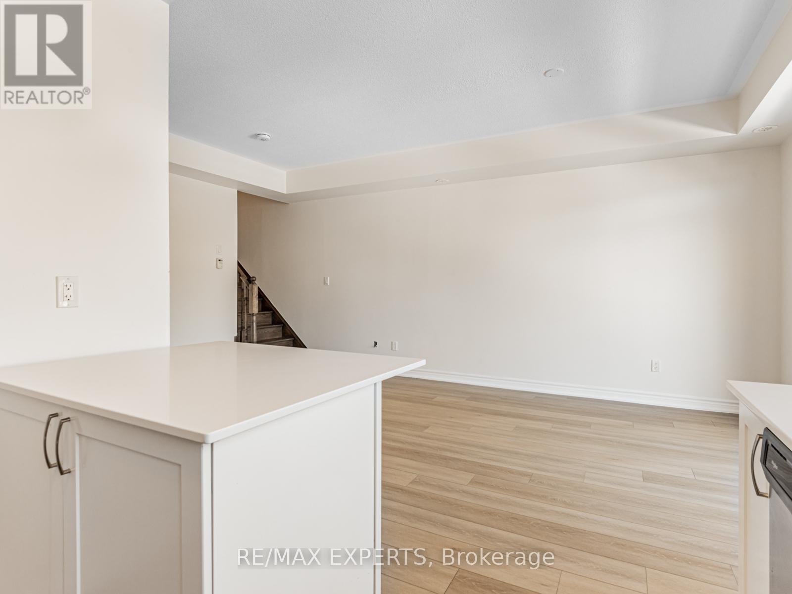 303 - 199 Pine Grove Road, Vaughan, Ontario  L4L 0H8 - Photo 13 - N12537906